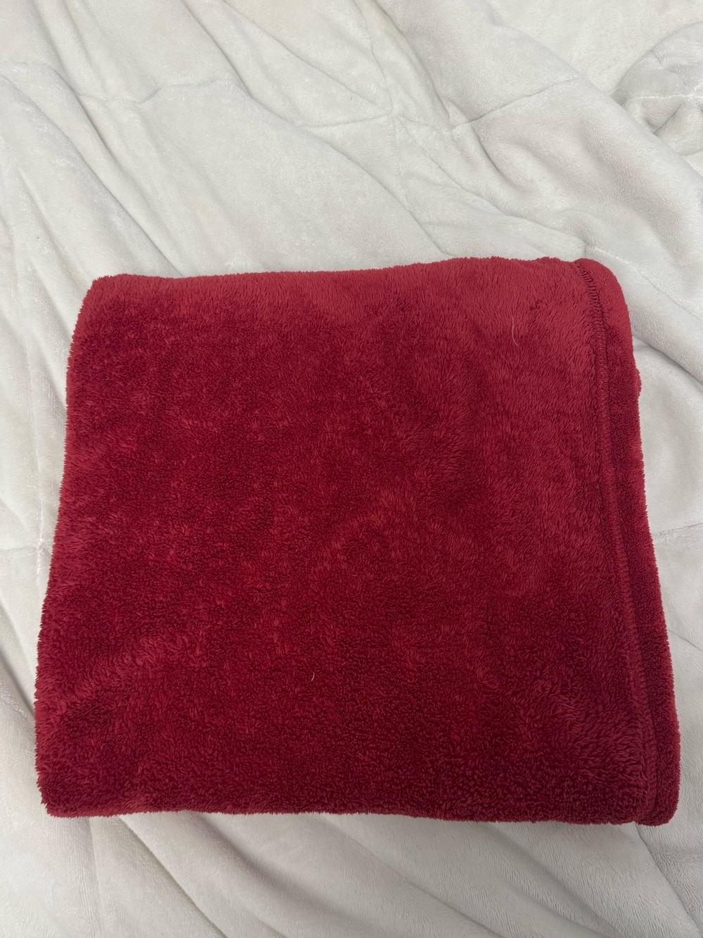 Plush Red Fleece Throw Blanket - Cozy Home Throw